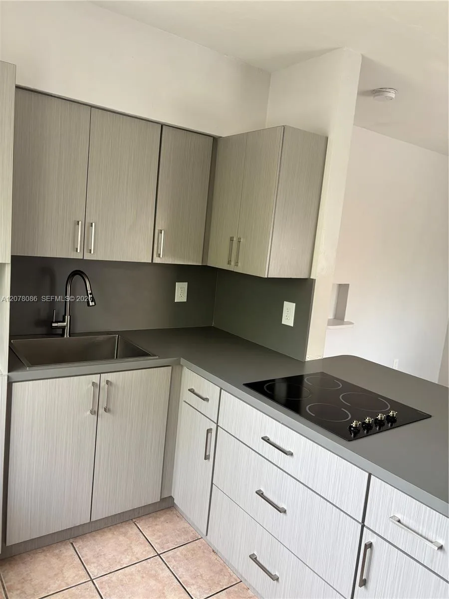 435 SW 5th Ave # 4, Miami, FL 33130 photo 8