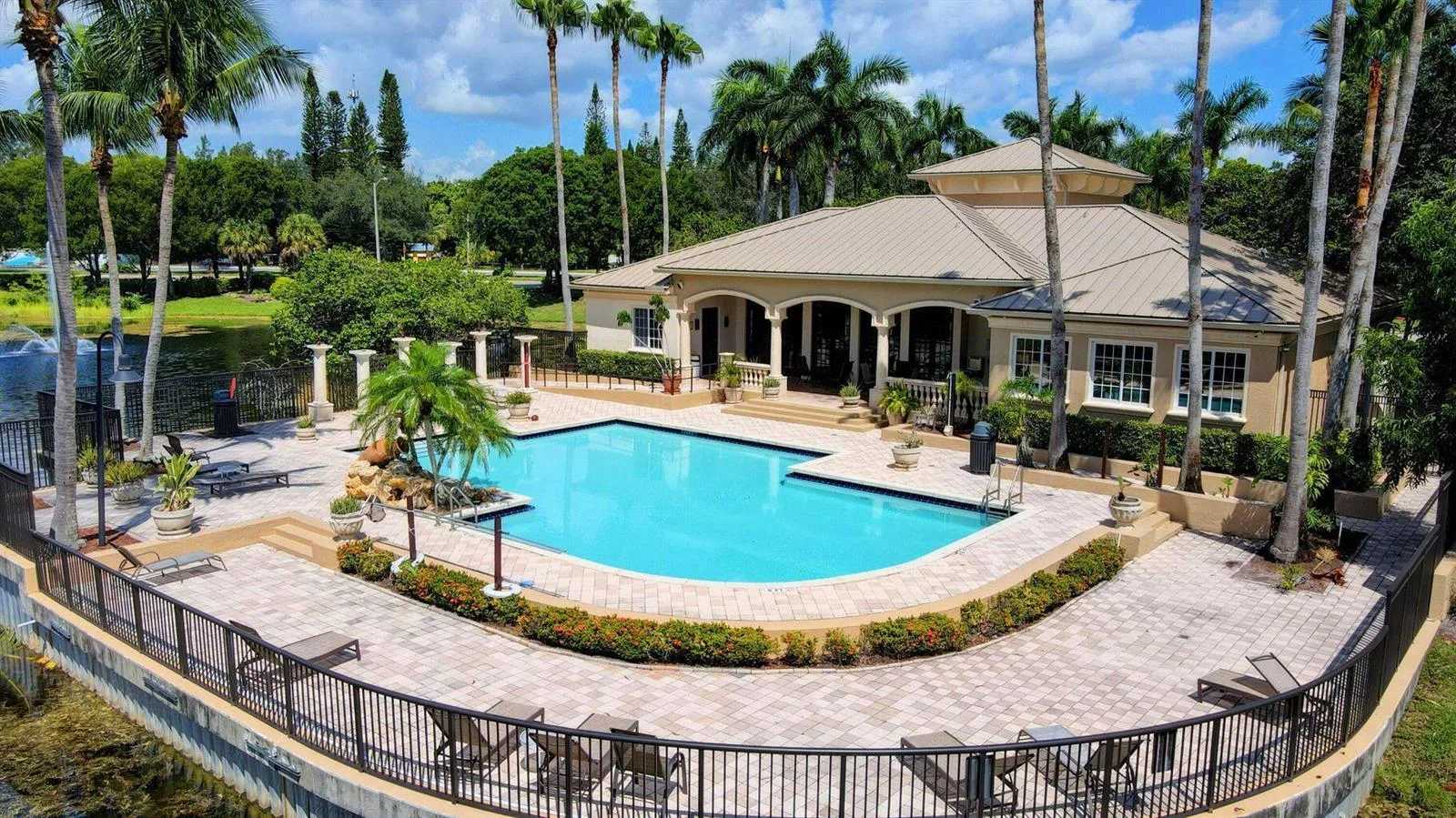 1400 Crestwood Court S # 1402, Royal Palm Beach, FL 33411