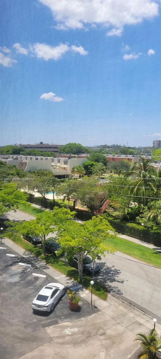1750 NE 115th St # 608, Miami, FL 33181 photo 2