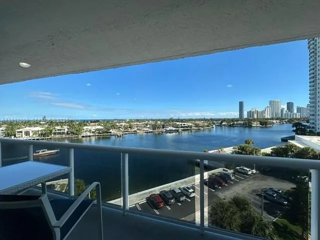 20515 E Country Club Dr # 747, Aventura, FL 33180 photo 2