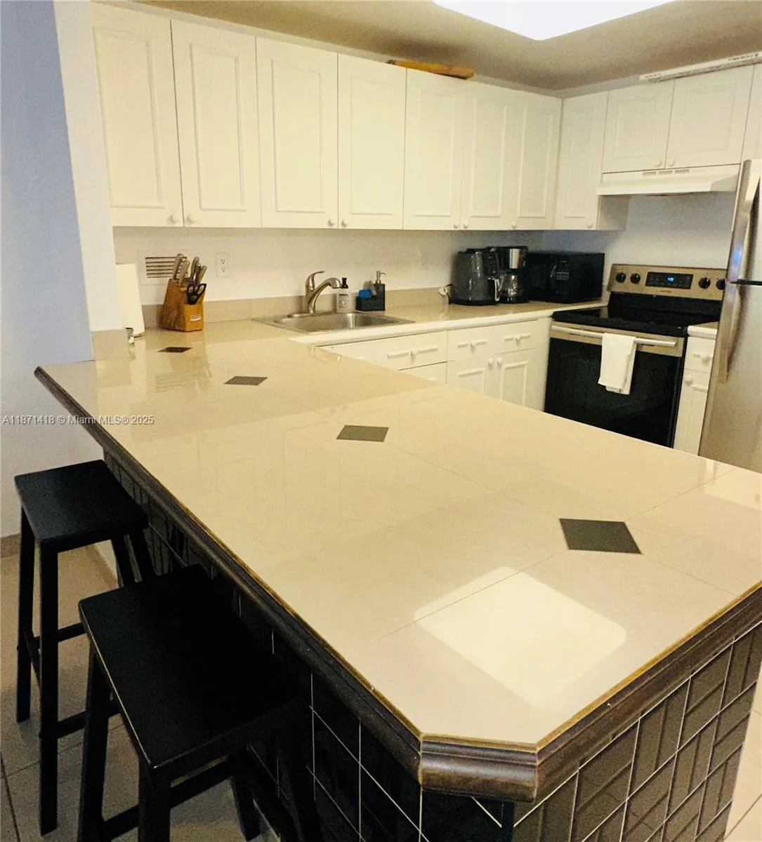 2301 Collins Ave # 420, Miami Beach, FL 33139 photo 10