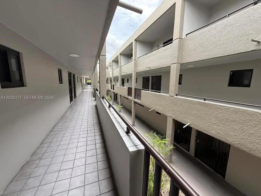 5 Olive Dr # 12, Hialeah, FL 33010