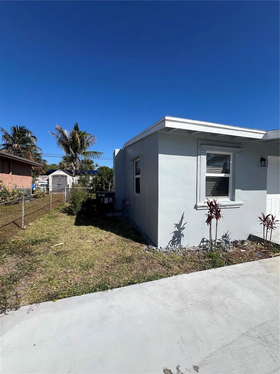361 NW 16th St, Pompano Beach, FL 33060 photo 2