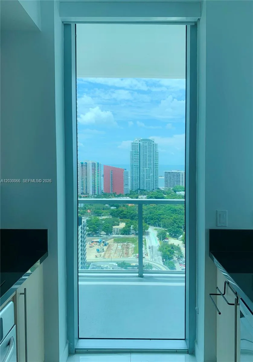 79 SW 12th St # 3201-S, Miami, FL 33130 photo 13