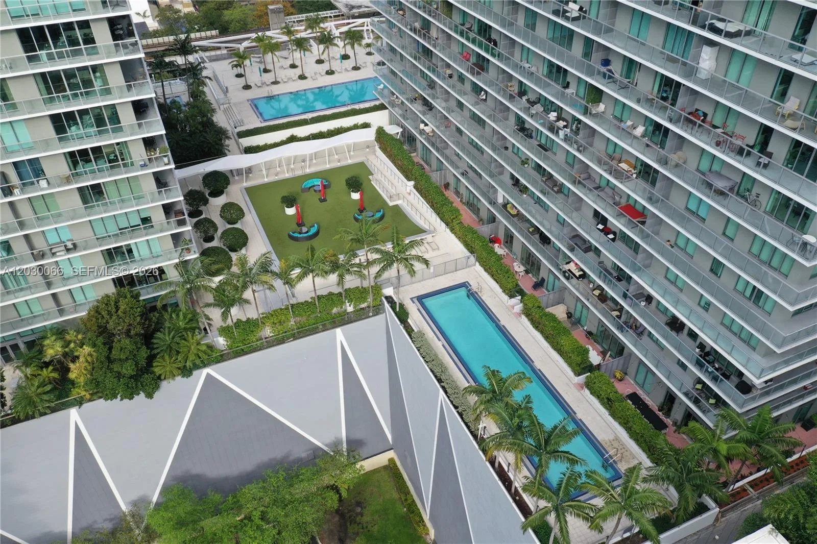 79 SW 12th St # 3201-S, Miami, FL 33130 photo 2