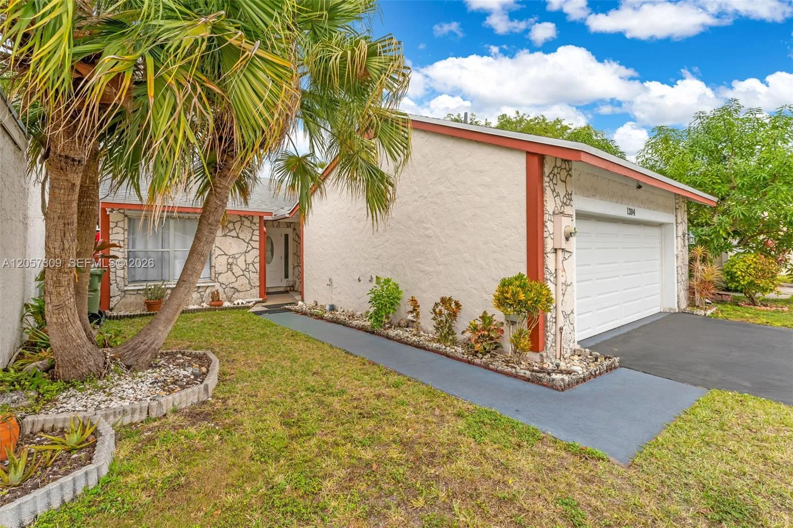 1304 Redstart Ct, Homestead, FL 33035 photo 2