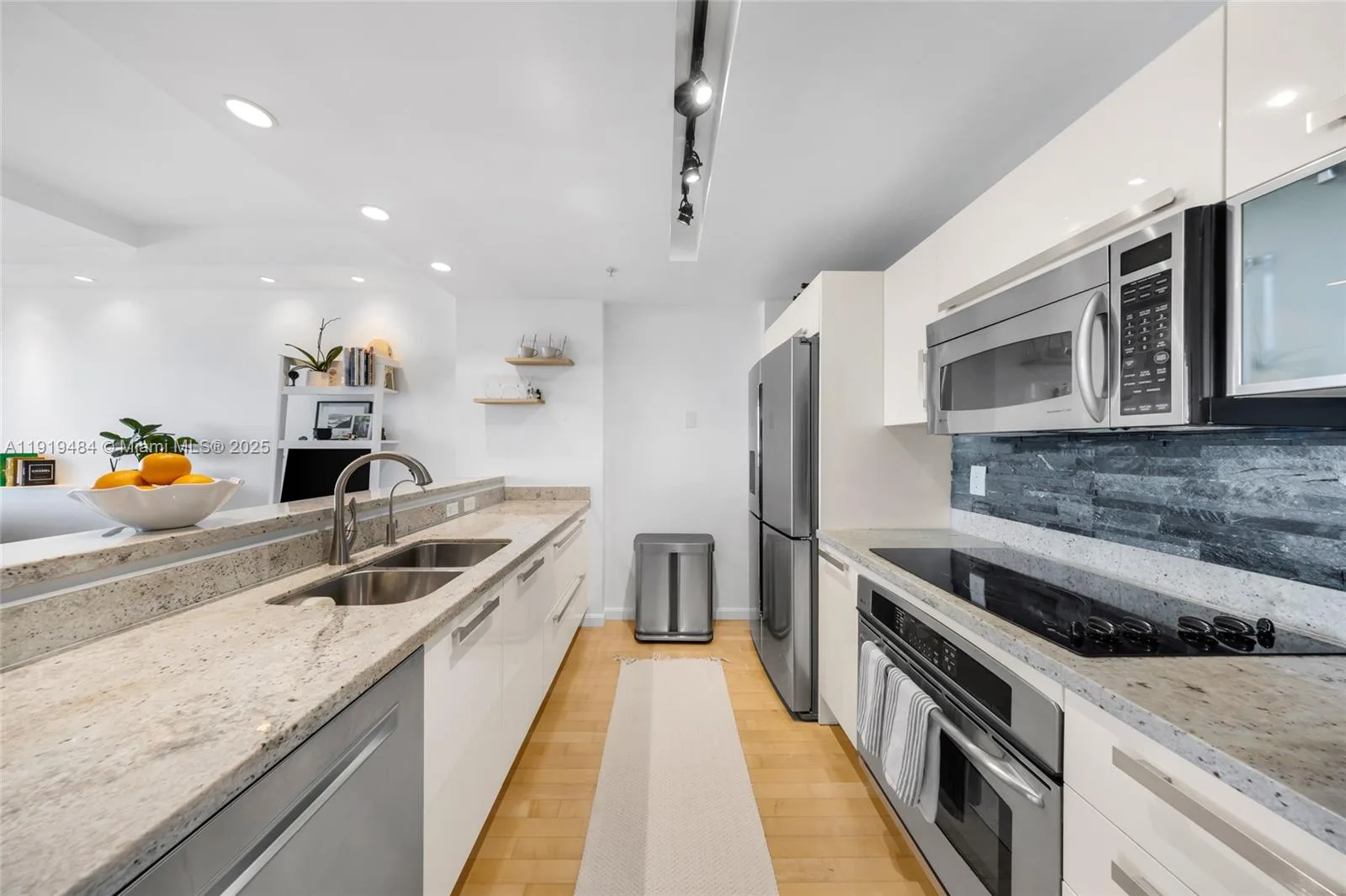 601 NE 36th St # 2911, Miami, FL 33137 photo 11