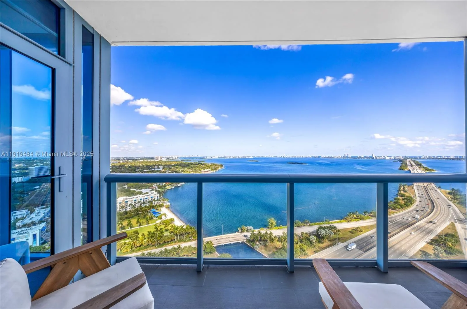 601 NE 36th St # 2911, Miami, FL 33137 photo 2