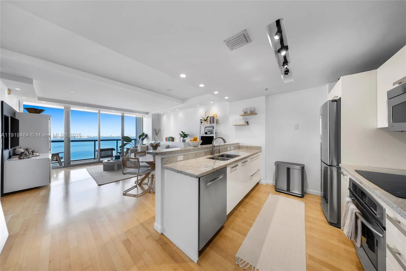 601 NE 36th St # 2911, Miami, FL 33137 photo 5