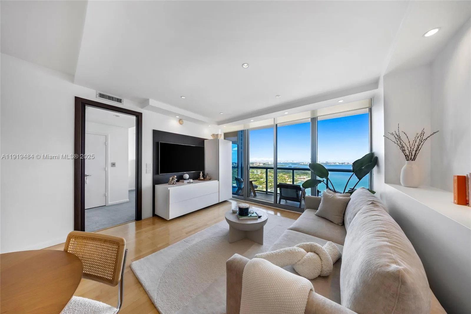 601 NE 36th St # 2911, Miami, FL 33137 photo 8