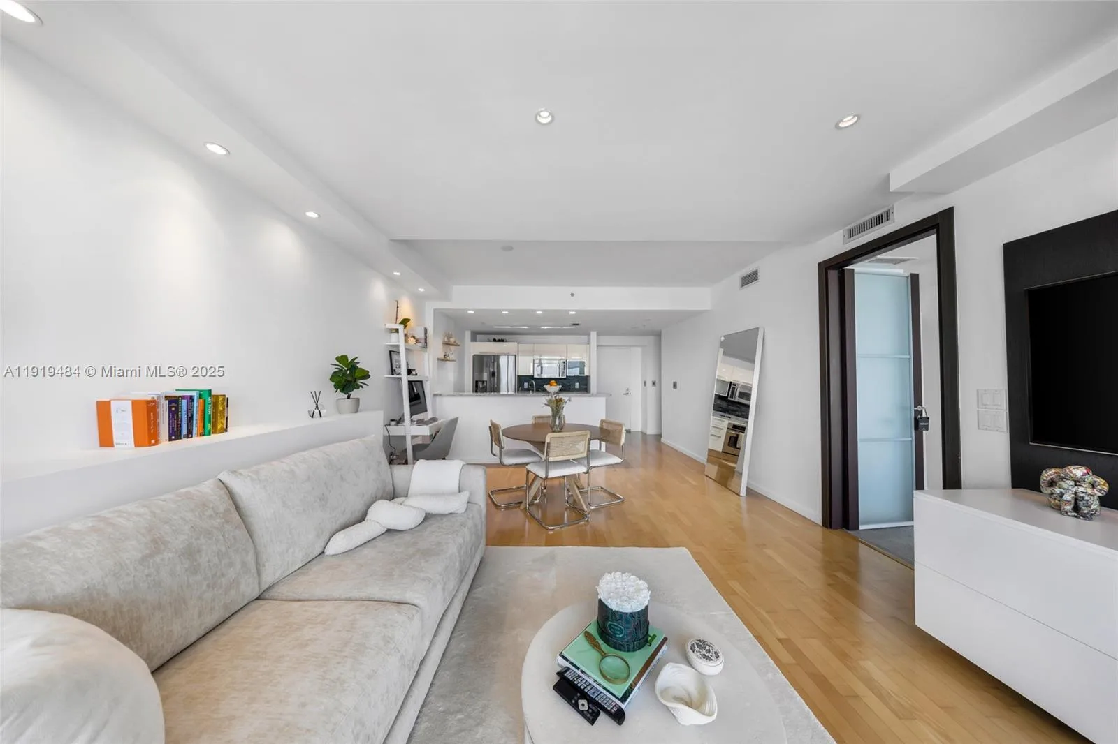 601 NE 36th St # 2911, Miami, FL 33137 photo 9