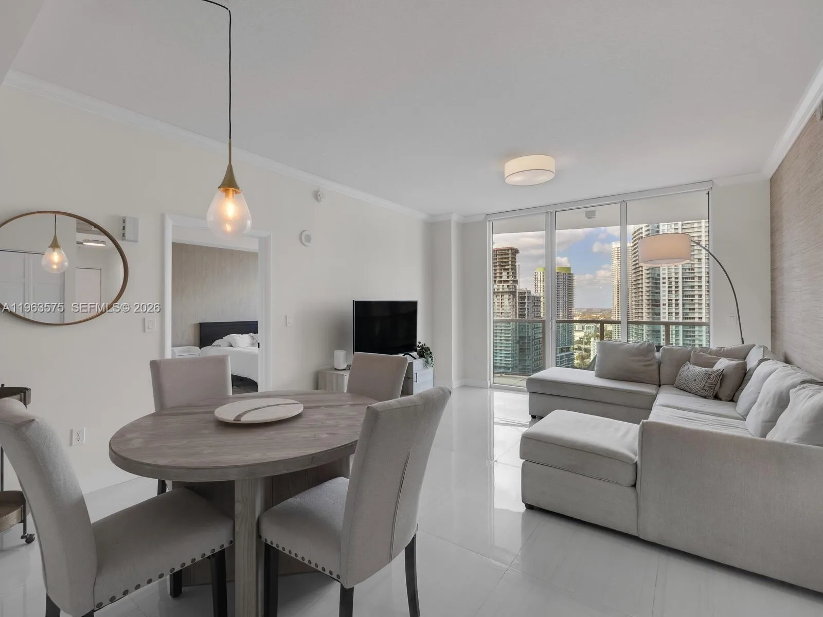 31 SE 5th St # 3419, Miami, FL 33131