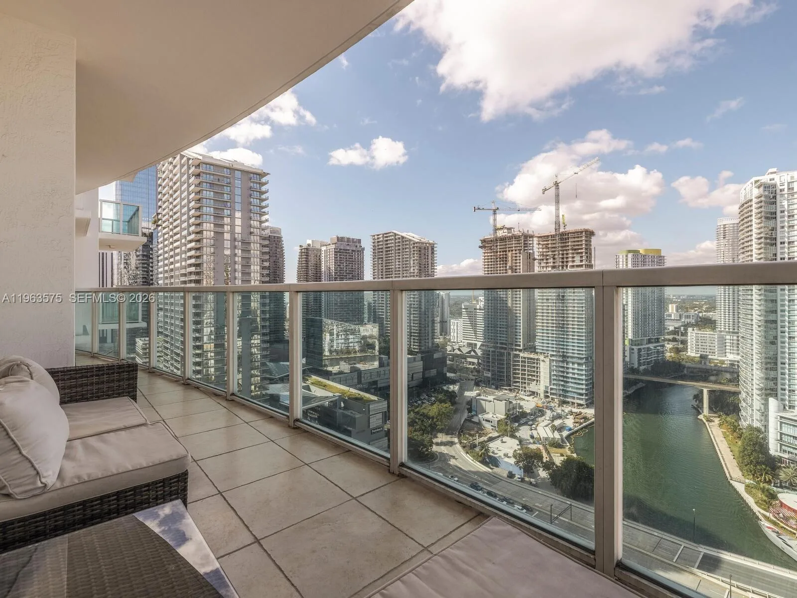 31 SE 5th St # 3419, Miami, FL 33131 photo 2