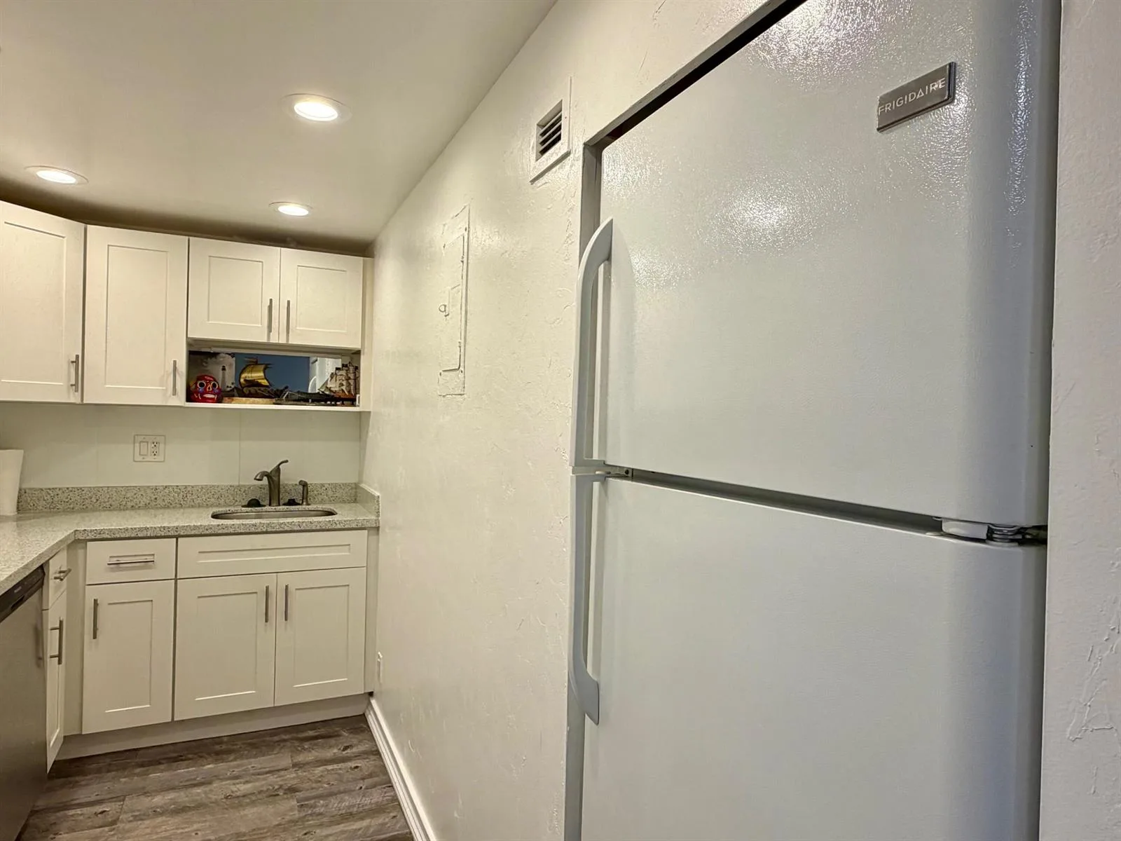 3000 Riomar Street # 410, Fort Lauderdale, FL 33304 photo 2