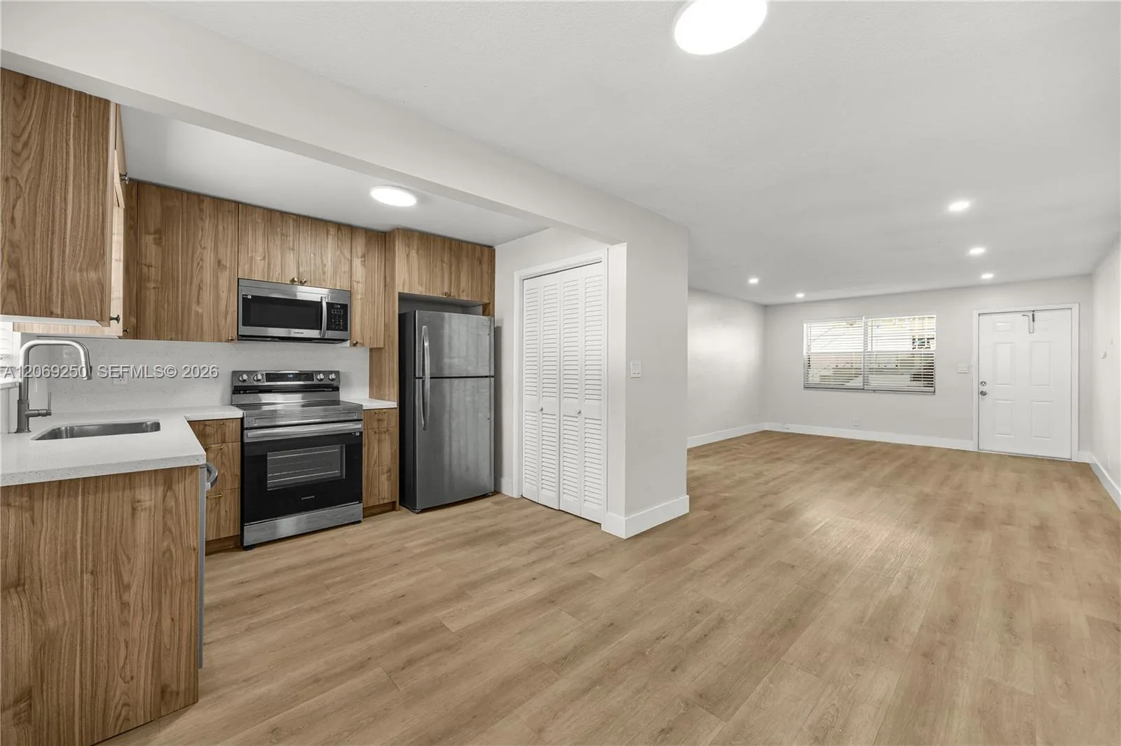 2418 Polk St # 102, Hollywood, FL 33020 photo 2