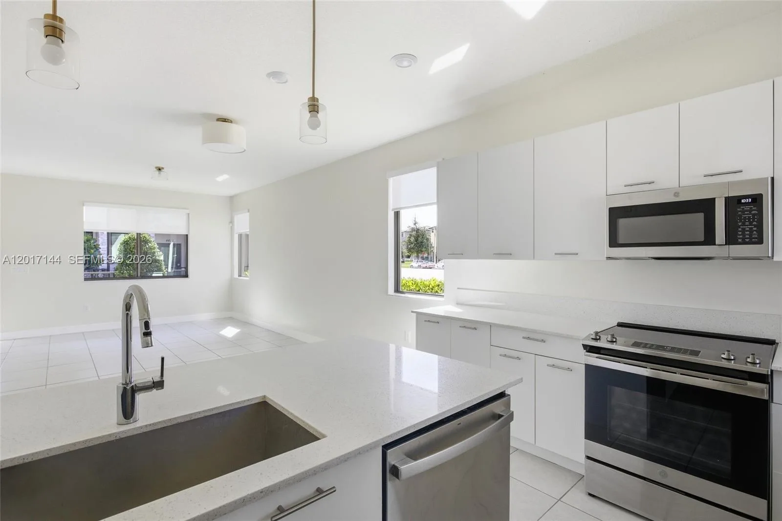 4426 83rd Pkwy, Doral, FL 33166 photo 8