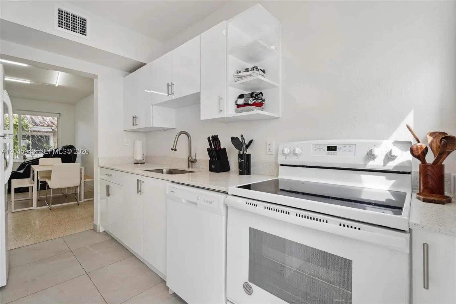 835 80th St # 3, Miami Beach, FL 33141