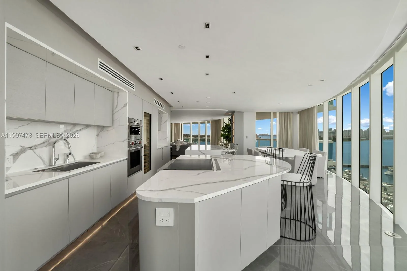 1000 S Pointe Dr # 901, Miami Beach, FL 33139