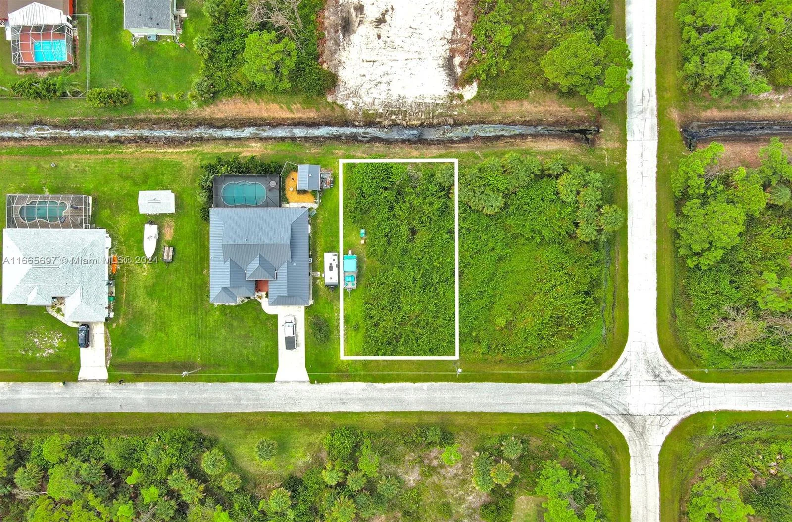 4137 Chippewa St, Port Charlotte, FL 33981 photo 2