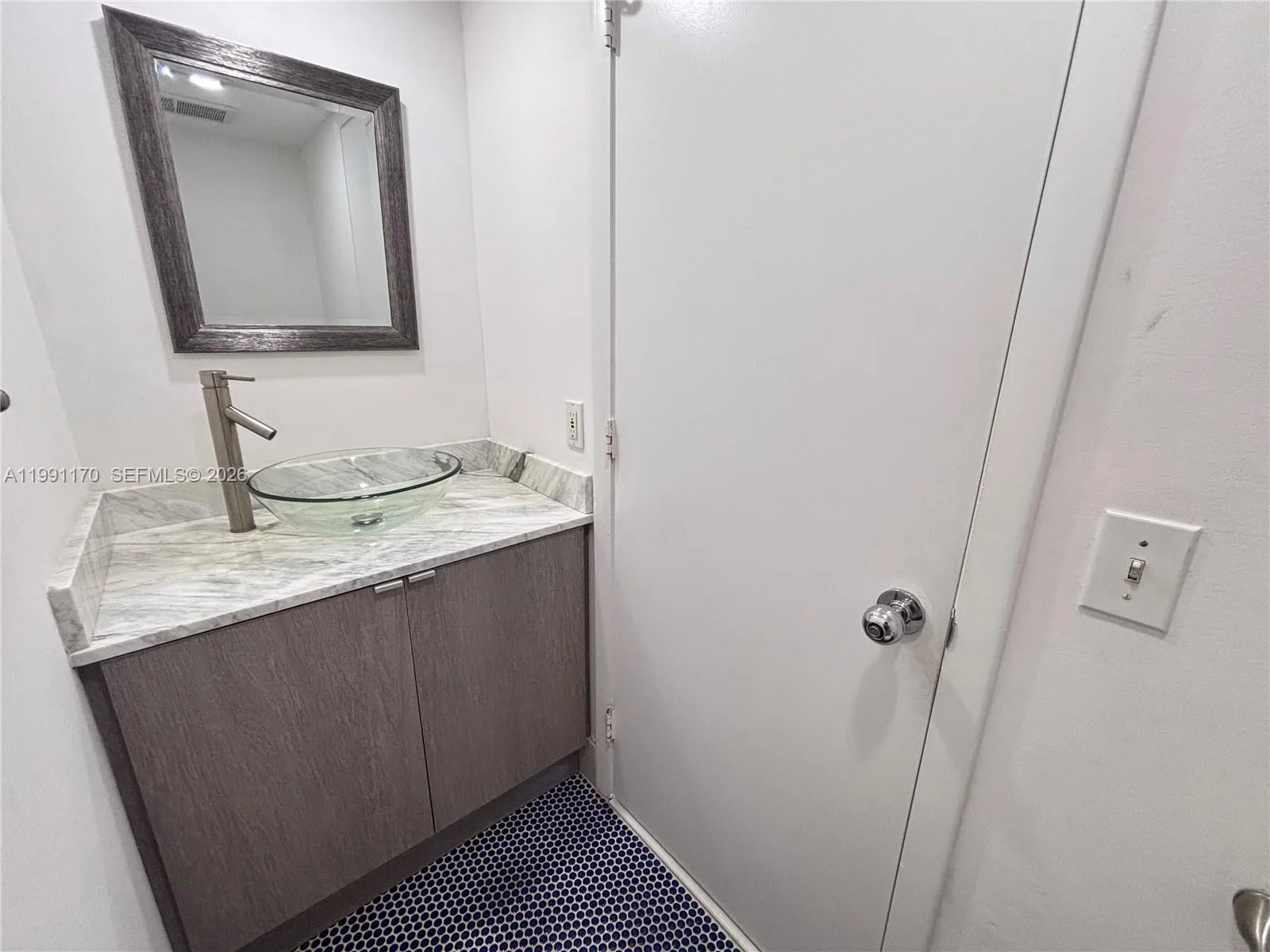 400 S Pointe Dr # 408, Miami Beach, FL 33139 photo 11