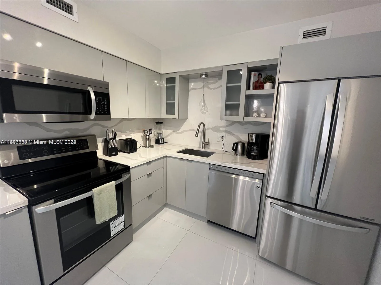 5161 COLLINS AVE # 1403, Miami Beach, FL 33140 photo 10