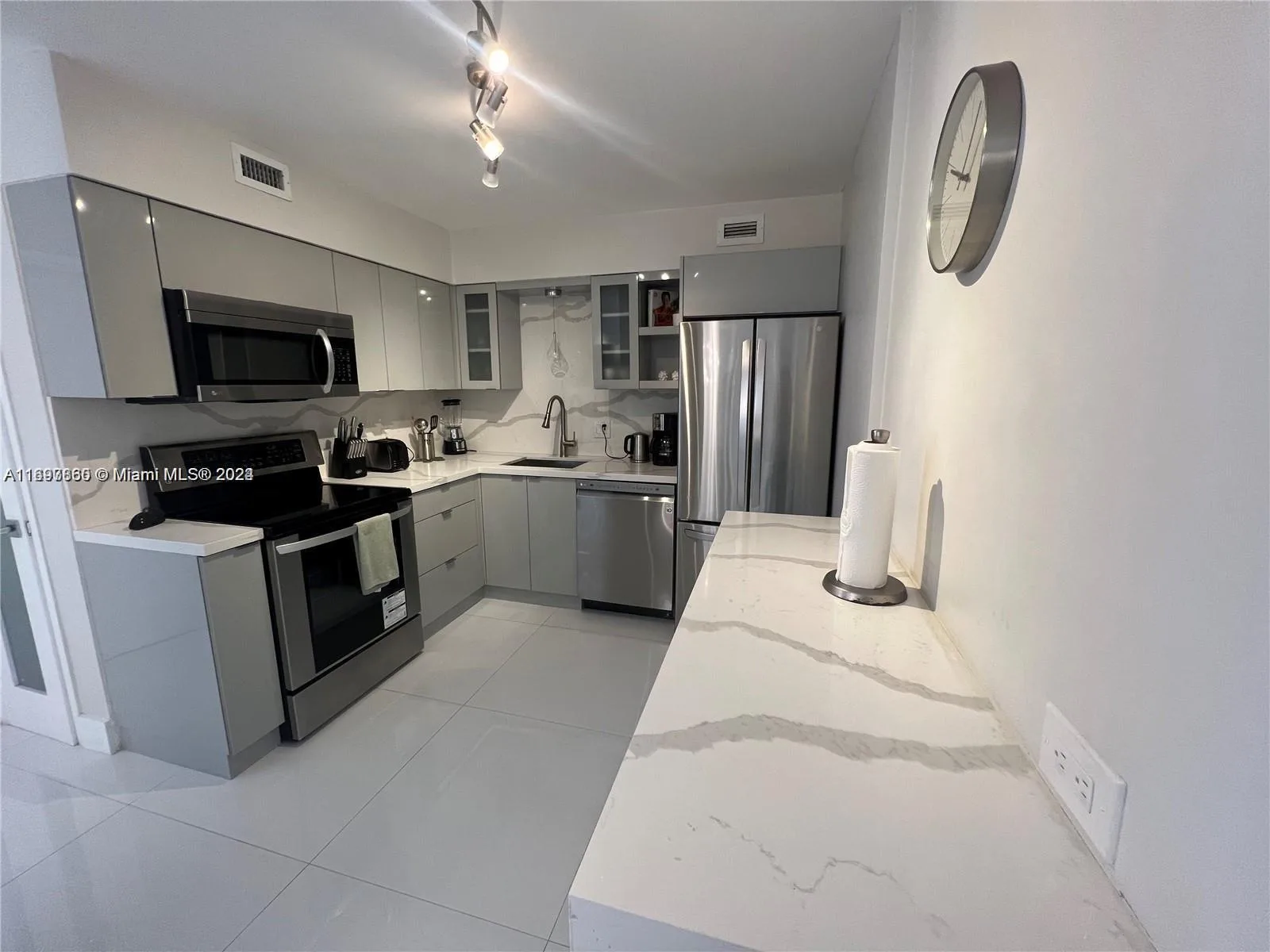 5161 COLLINS AVE # 1403, Miami Beach, FL 33140 photo 9