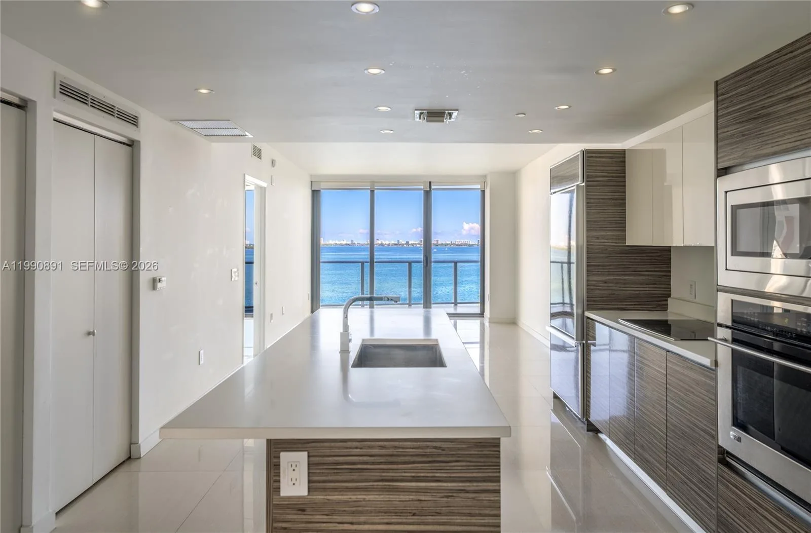 460 NE 28th St # 707, Miami, FL 33137 photo 2