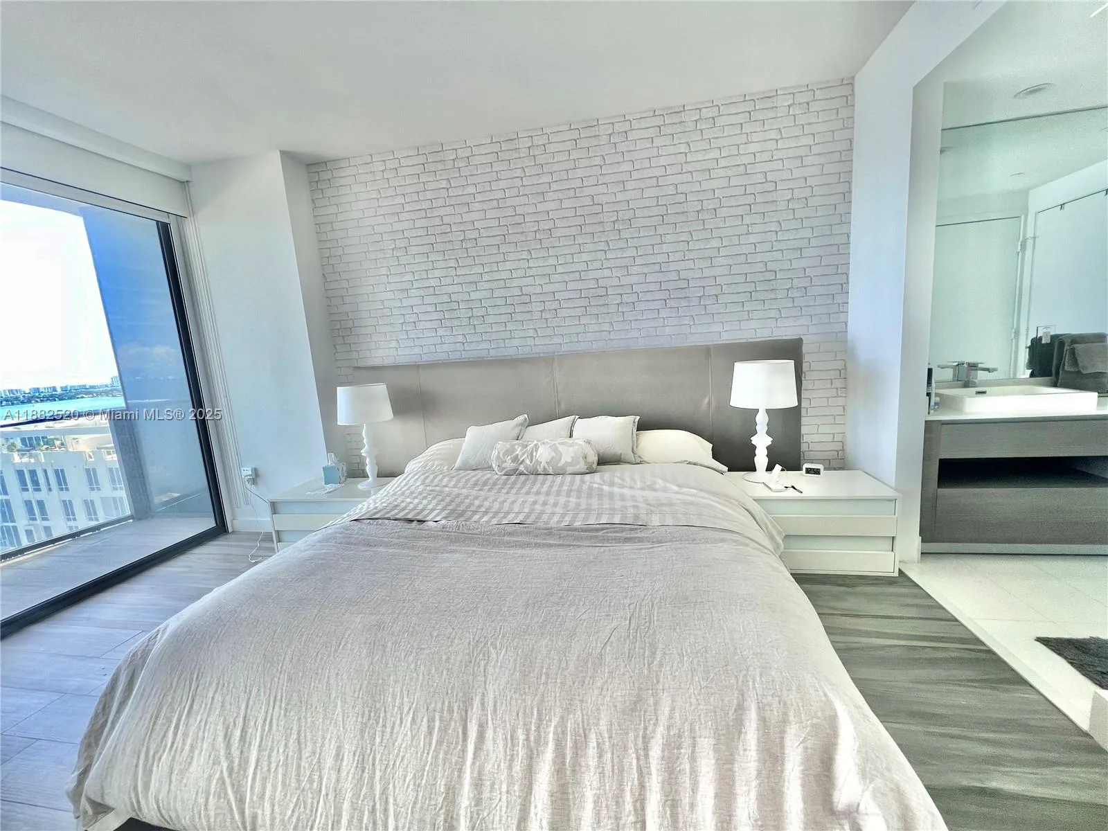 460 NE 28th St # 2306, Miami, FL 33137 photo 6