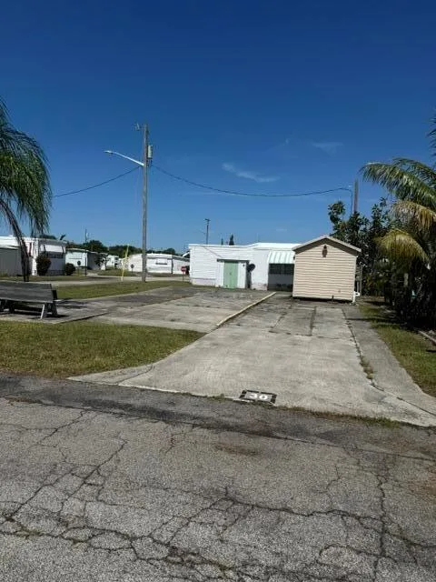 2023 St Lucie Blvd, Unit 30, Fort Pierce, FL 34946 photo 3