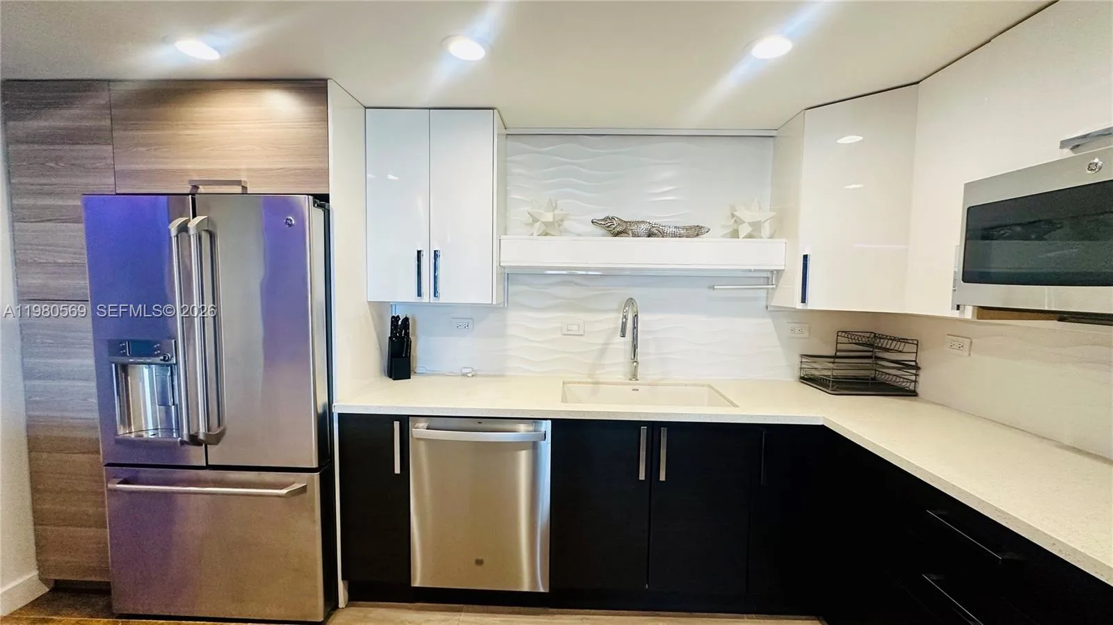19390 Collins Ave # 424, Sunny Isles Beach, FL 33160 photo 3