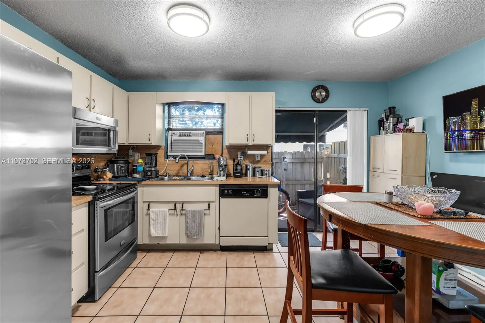 1613 NW 16th St # E, Miami, FL 33125 photo 4