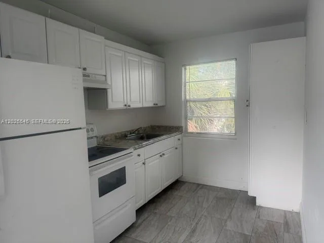 608 5th St # 8, West Palm Beach, FL 33401