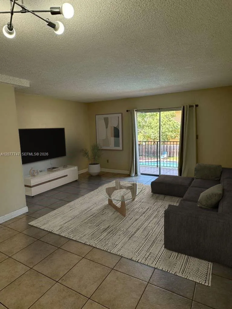 8650 SW 109th Ave # 3-223, Miami, FL 33173