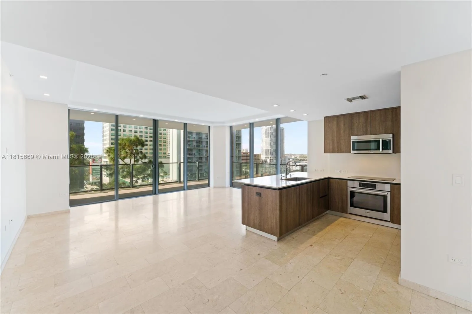 88 SW 7th St # 712, Miami, FL 33130 photo 5