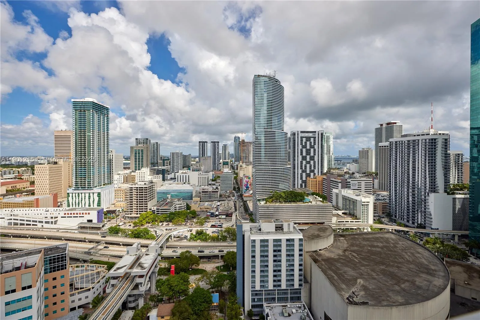 31 SE 5th St # 3201, Miami, FL 33131 photo 11