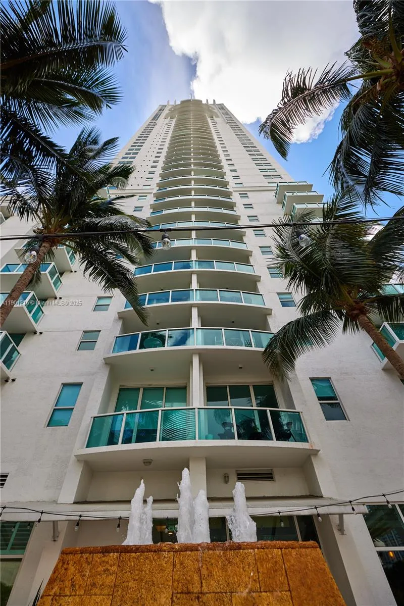 31 SE 5th St # 3201, Miami, FL 33131 photo 12