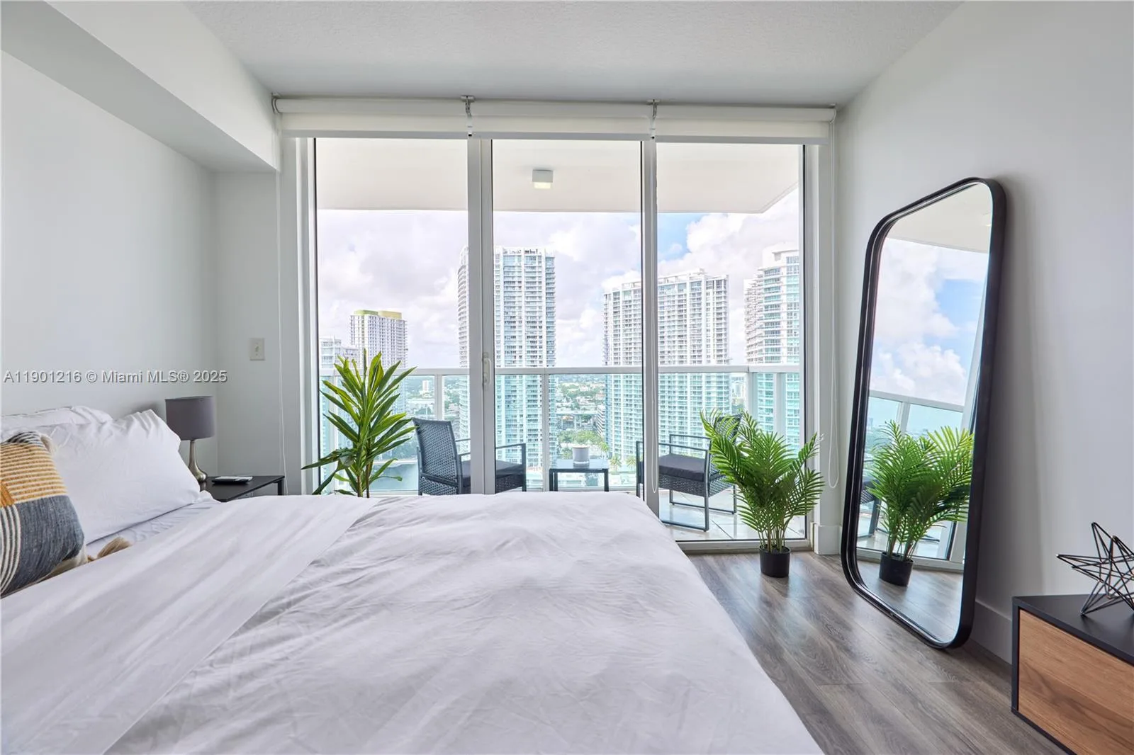 31 SE 5th St # 3201, Miami, FL 33131 photo 7