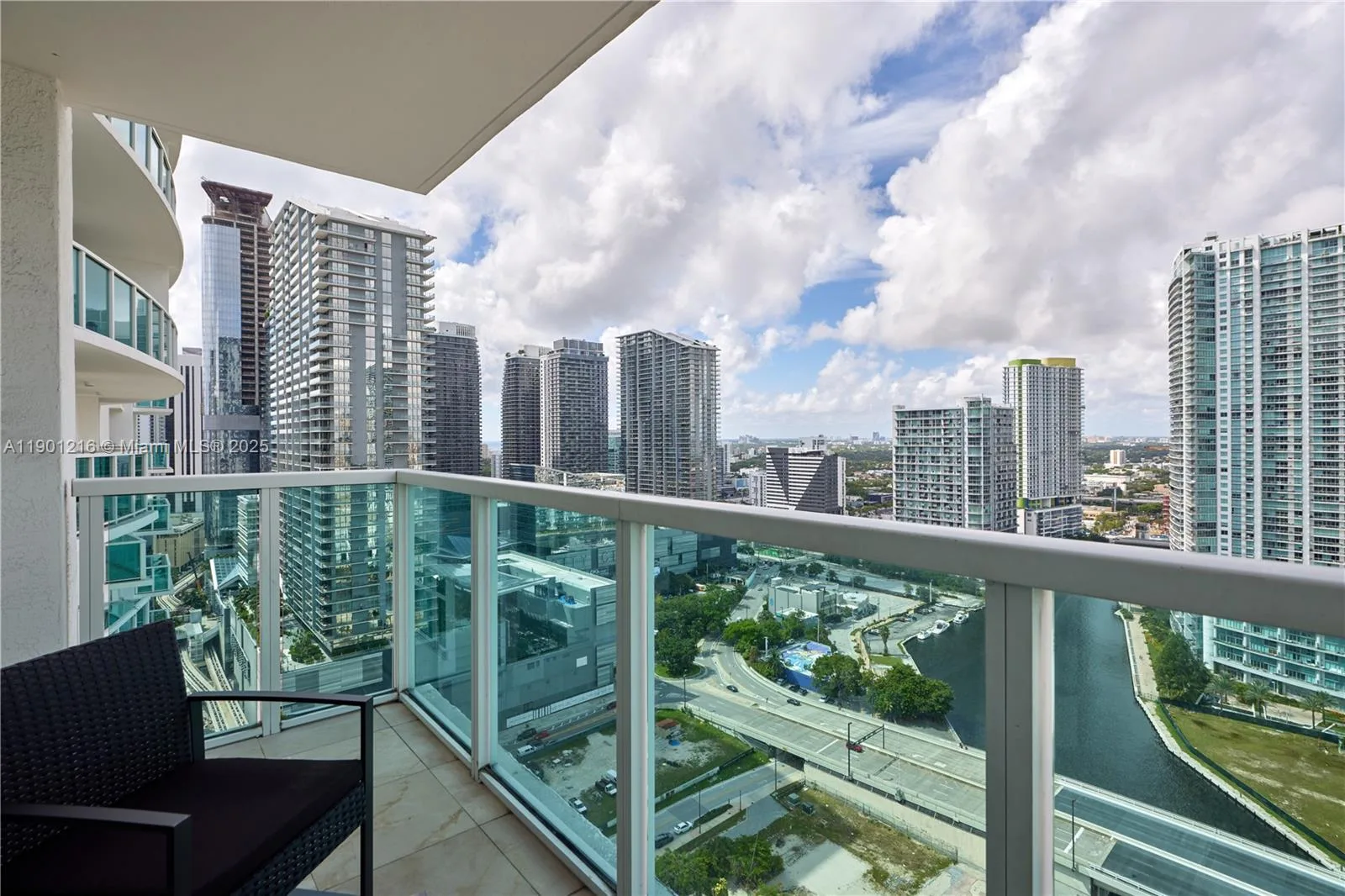 31 SE 5th St # 3201, Miami, FL 33131 photo 9