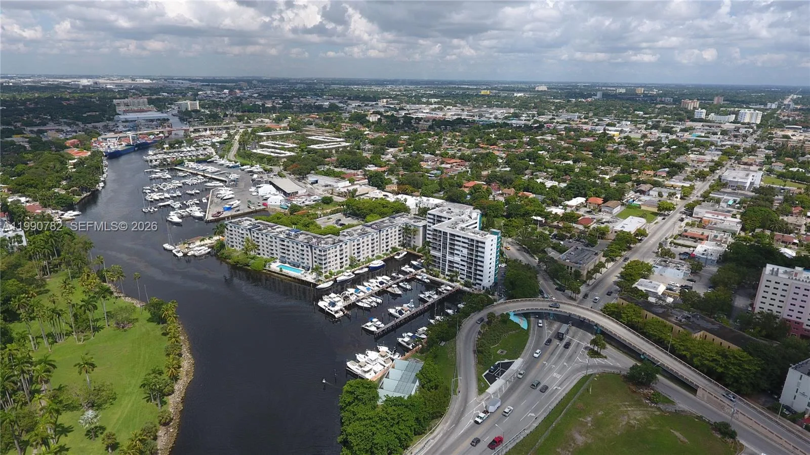 1700 NW North River Dr, Miami, FL 33125 photo 4