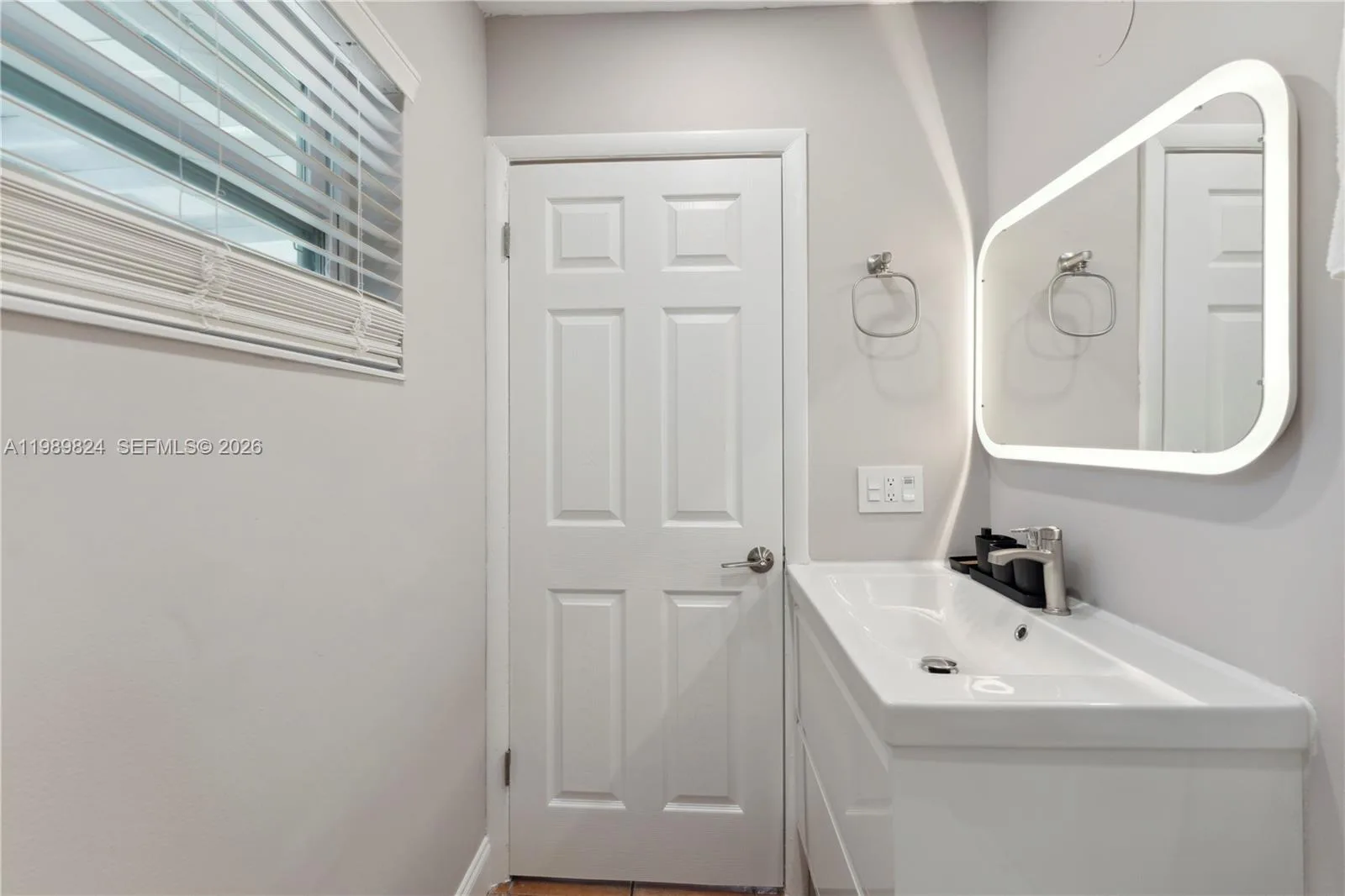 1111 SW 5th St, Boca Raton, FL 33486 photo 9