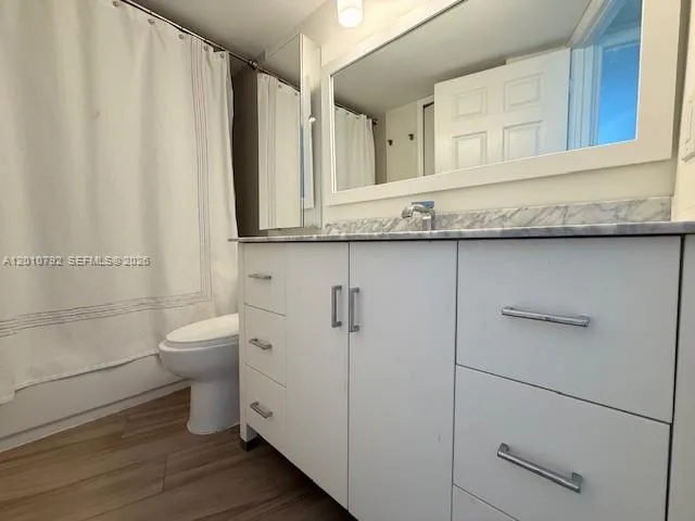 2415 NW 16th St Rd # 605-1, Miami, FL 33125 photo 8