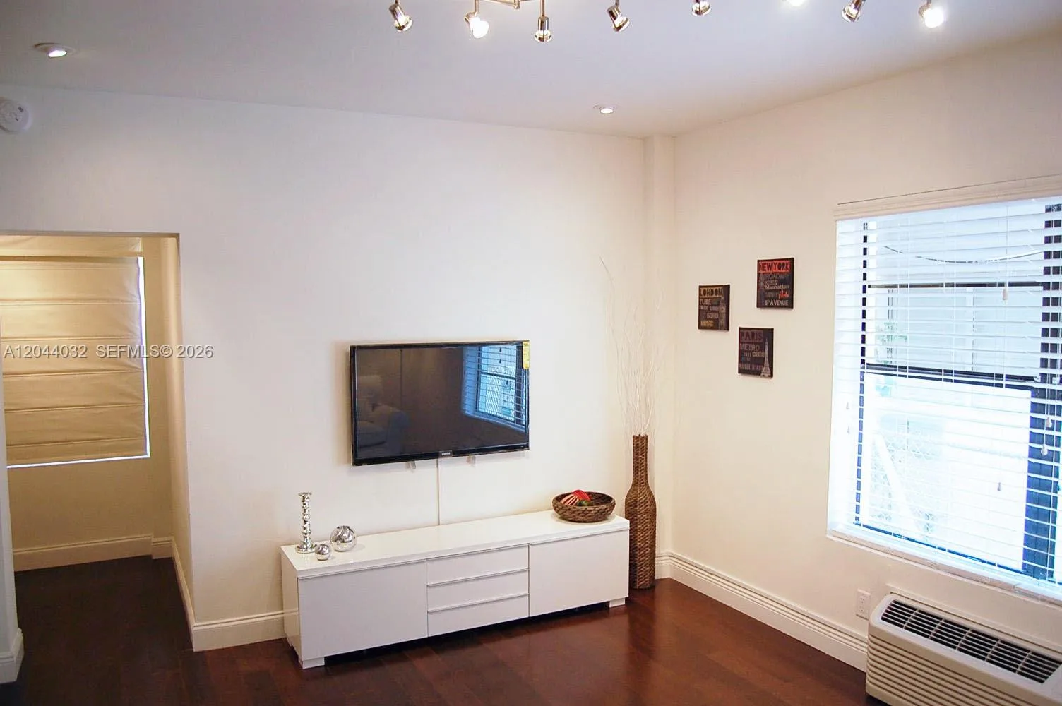934 Michigan Ave # 105, Miami Beach, FL 33139 photo 2