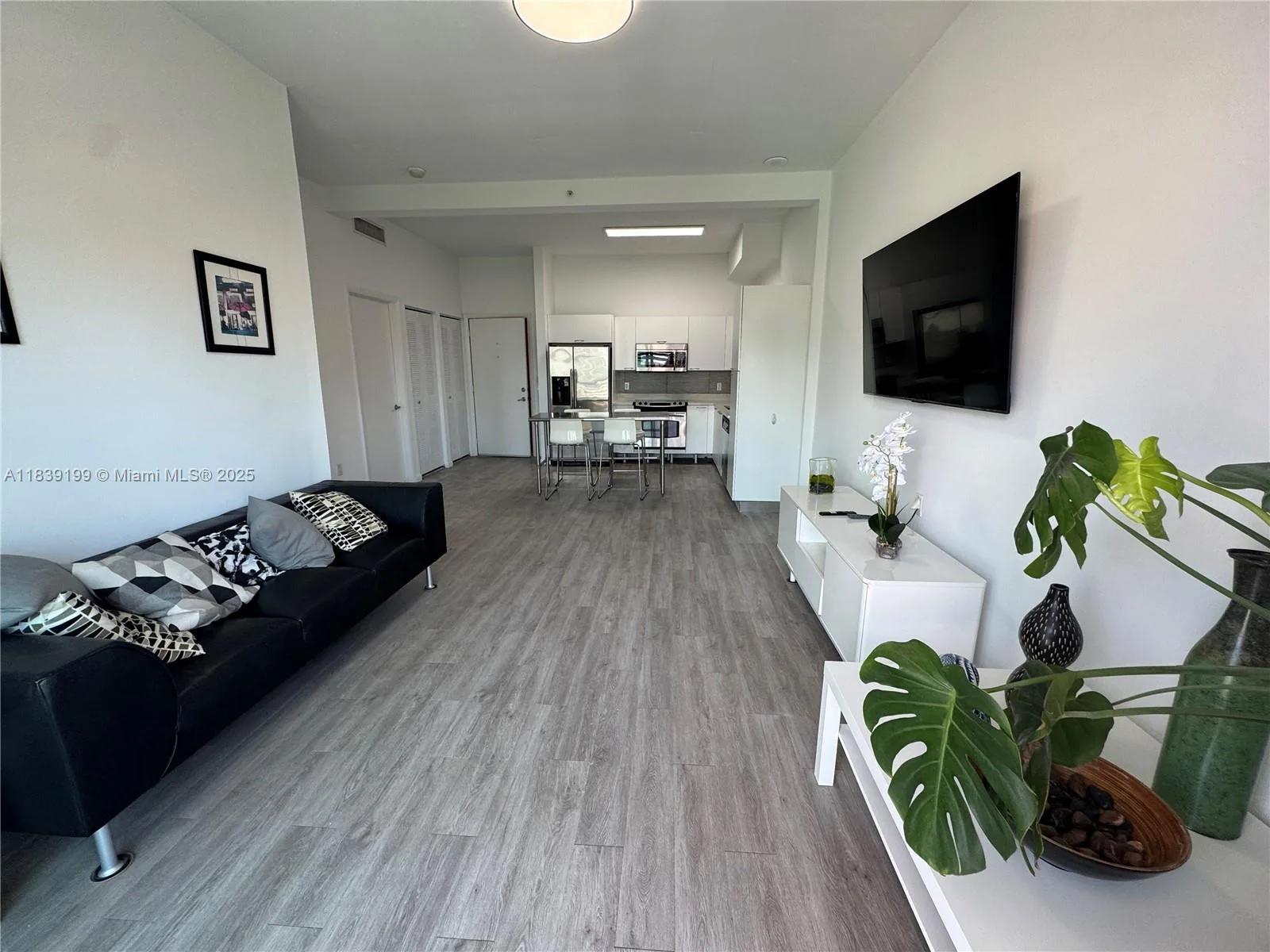 234 NE 3rd St # 905, Miami, FL 33132