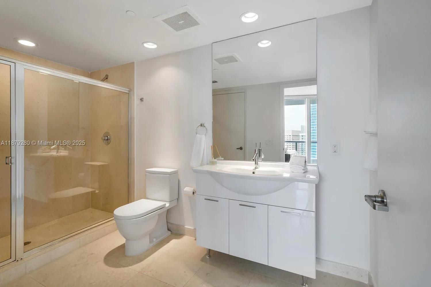 495 Brickell Ave # 4204, Miami, FL 33131 photo 12