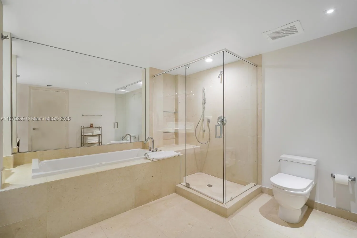 495 Brickell Ave # 4204, Miami, FL 33131 photo 13