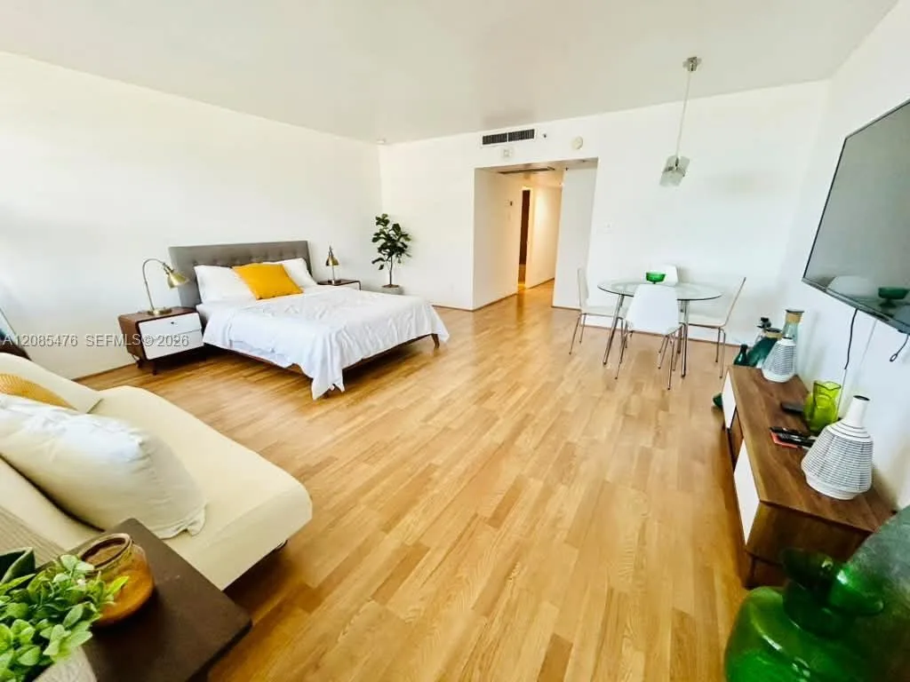100 Lincoln Rd # 829, Miami Beach, FL 33139