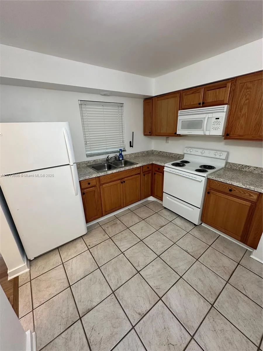 318 Tarpon Dr # 3, Cape Coral, FL 33904 photo 4