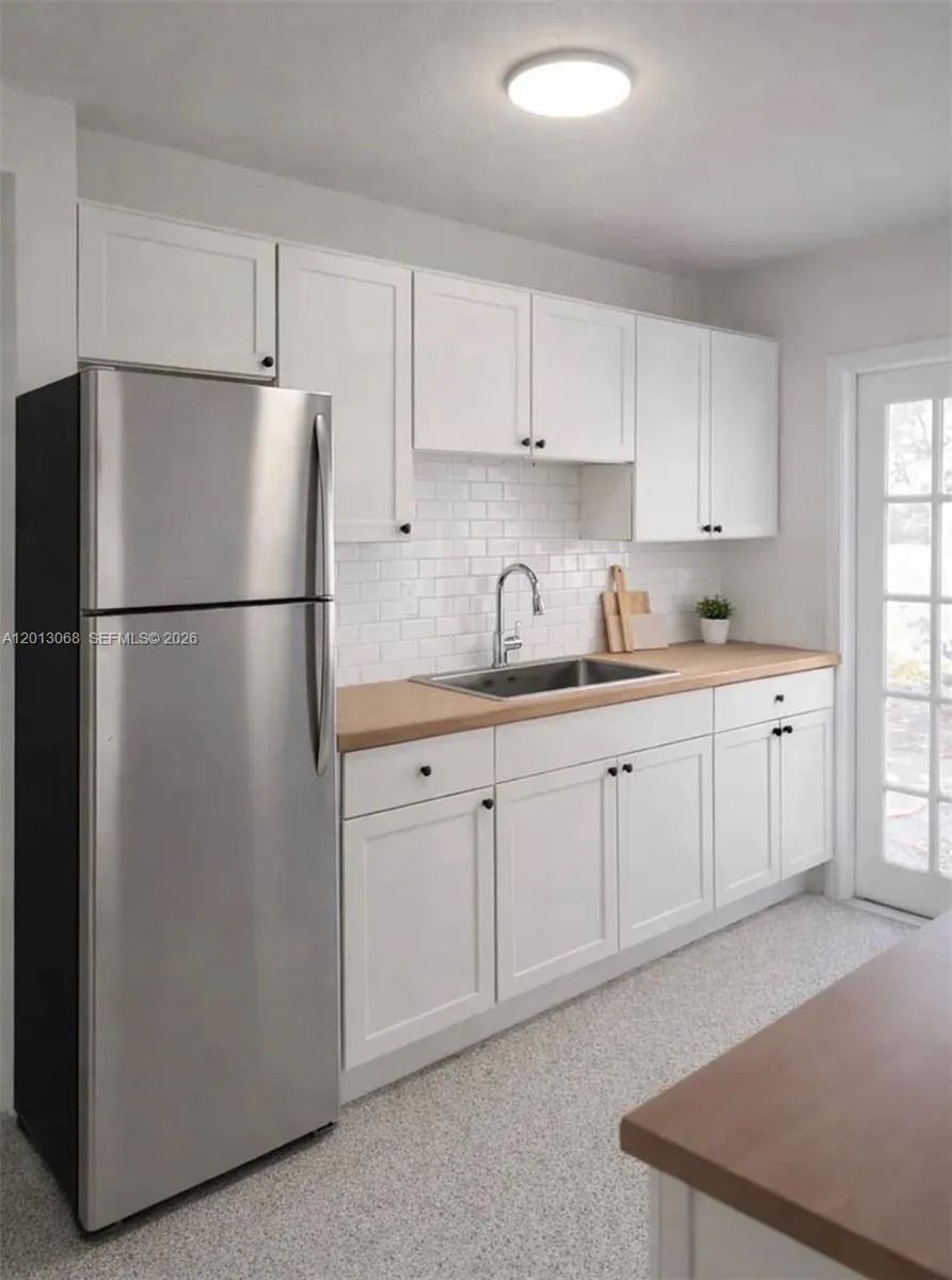 34 SE 1st Ave # B, Dania Beach, FL 33004 photo 3