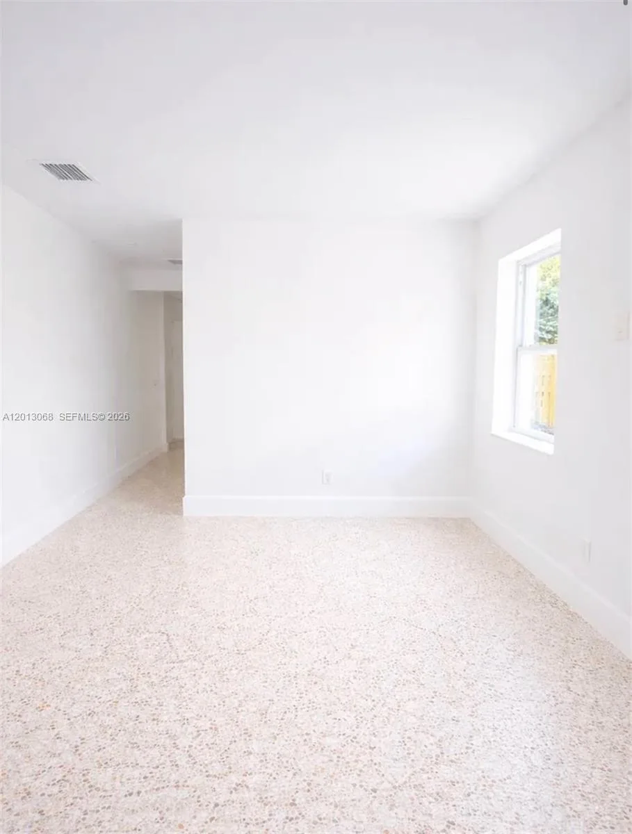 34 SE 1st Ave # B, Dania Beach, FL 33004 photo 4