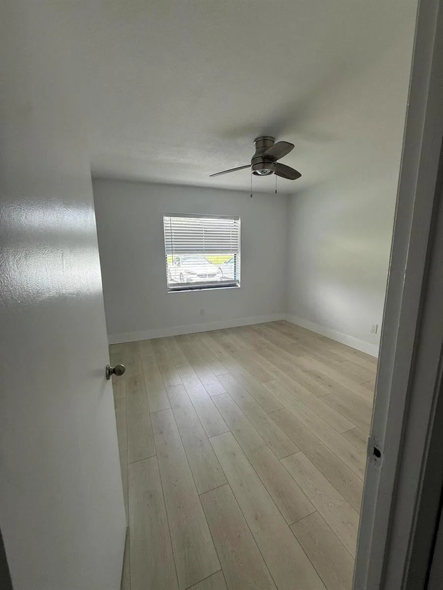 605 Ixoria # 4, Fort Pierce, FL 34982 photo 6
